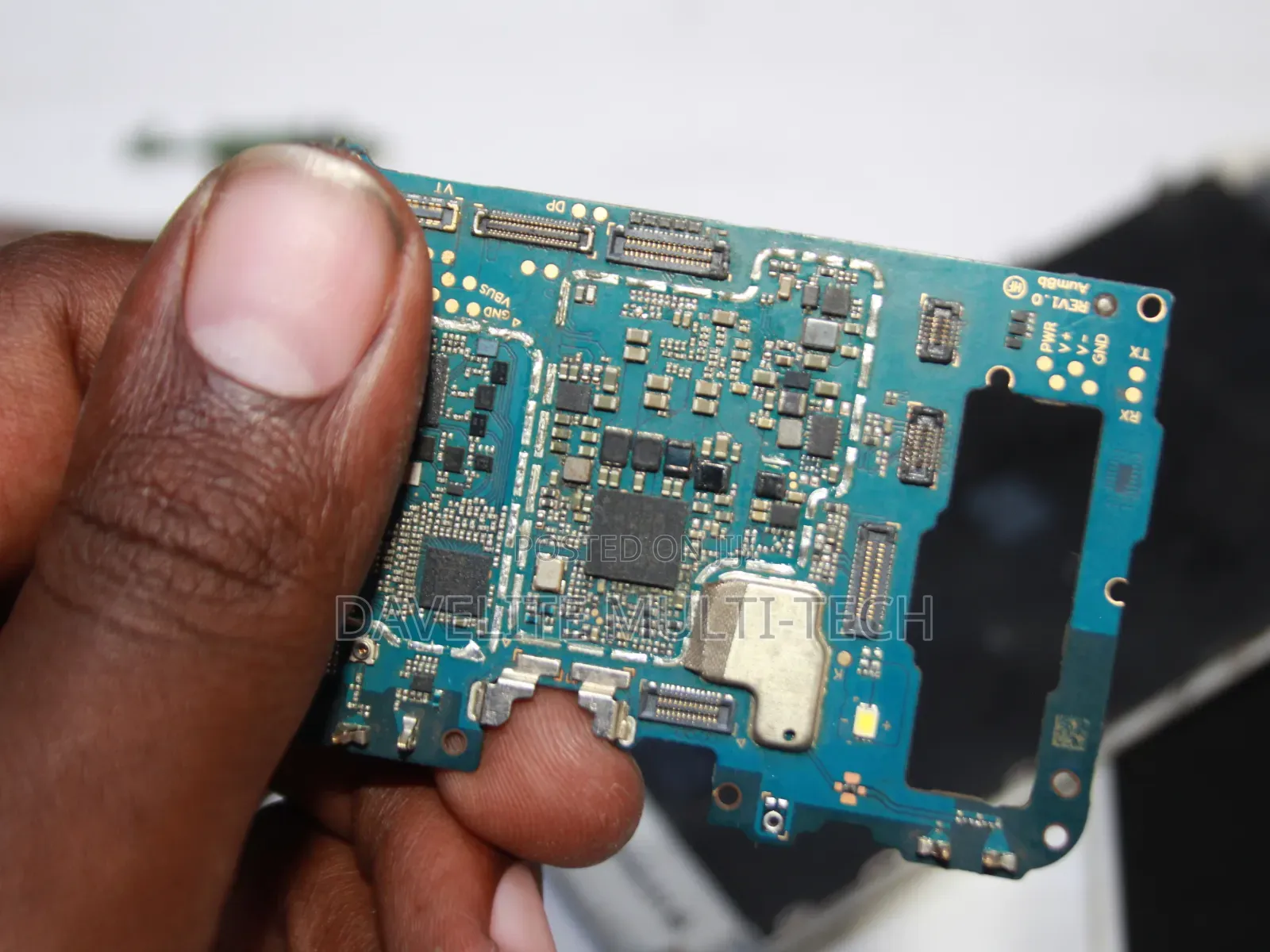 Expert in High End Phones Screen/Battery Repair Replacement