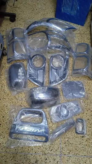 Chrome Kit Toyota Hilux Vigo 2005/2012