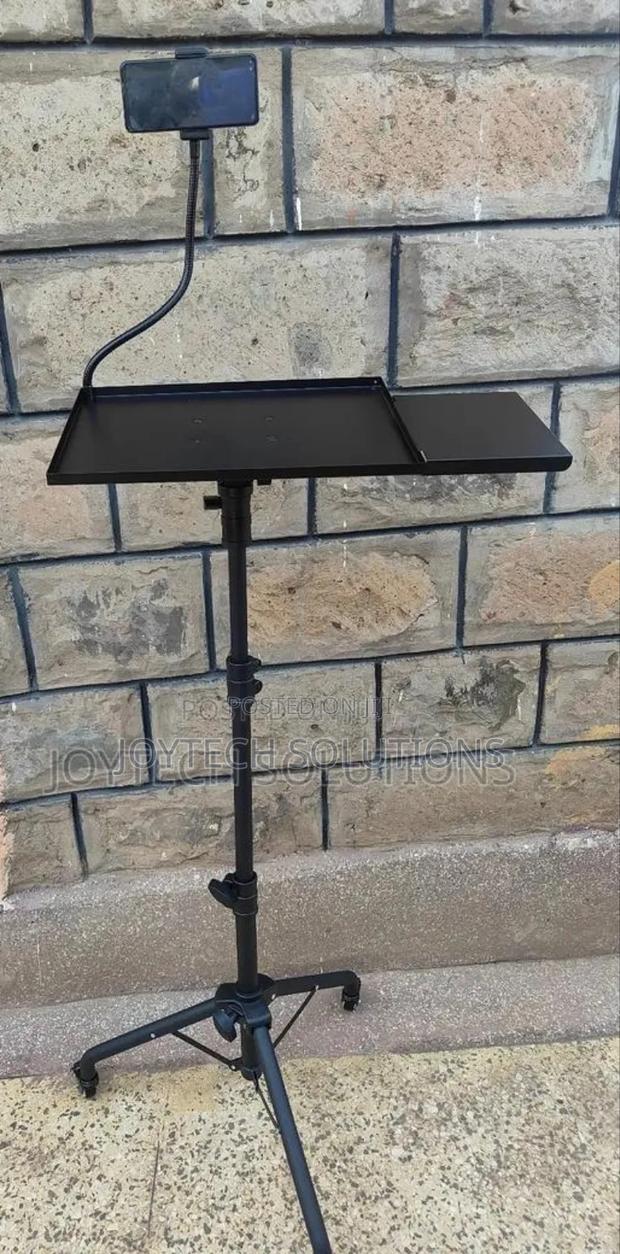 Laptop Live Streaming Stand. 1500 Cm - main view