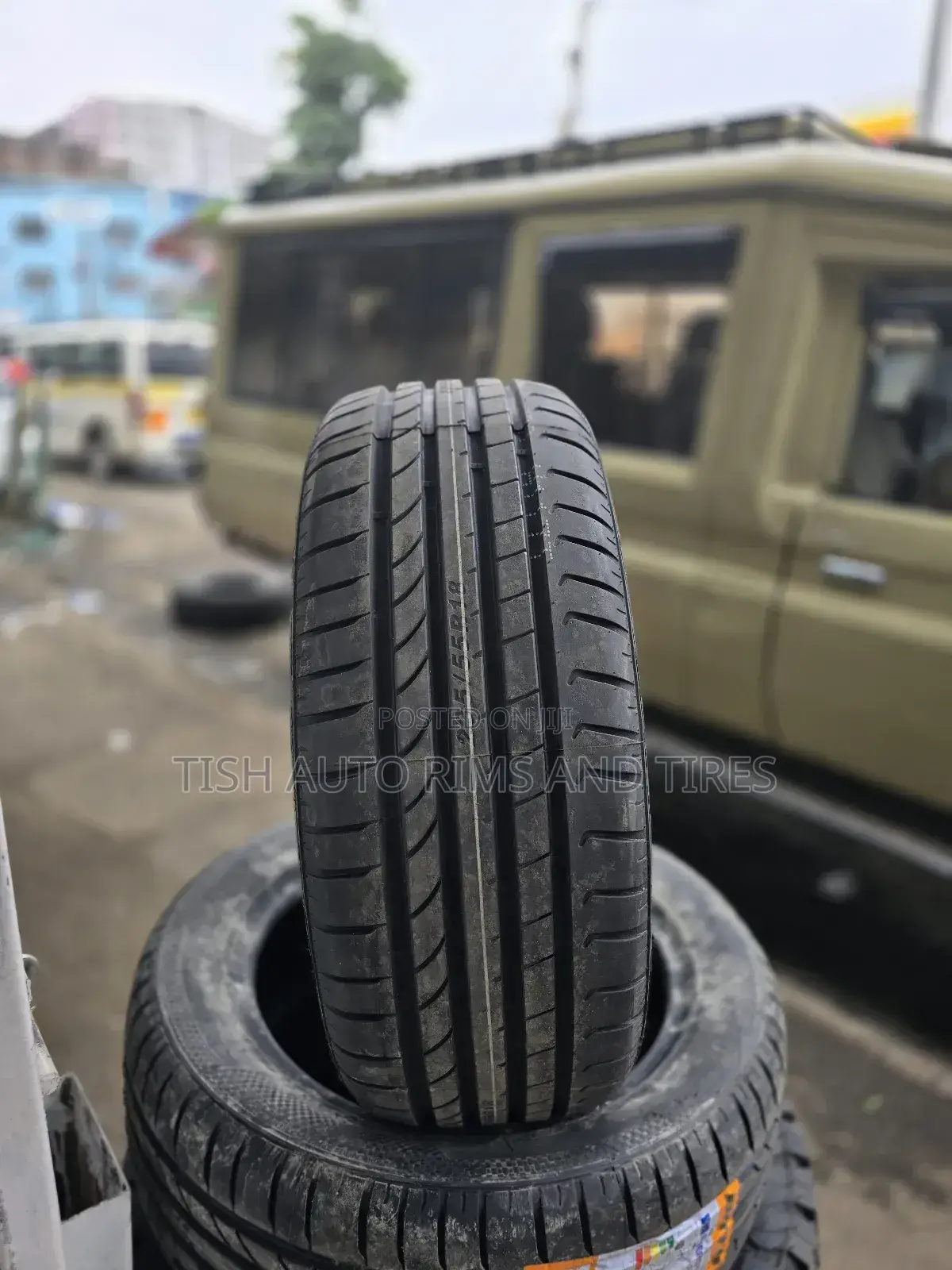 235/55r18 Vantage
