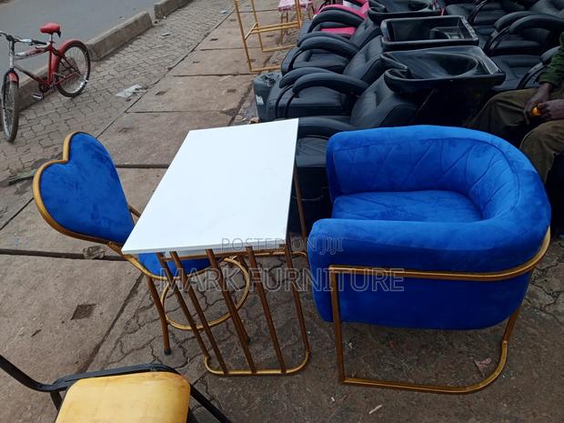 Manicure Table and Chairs - thumbnail 2
