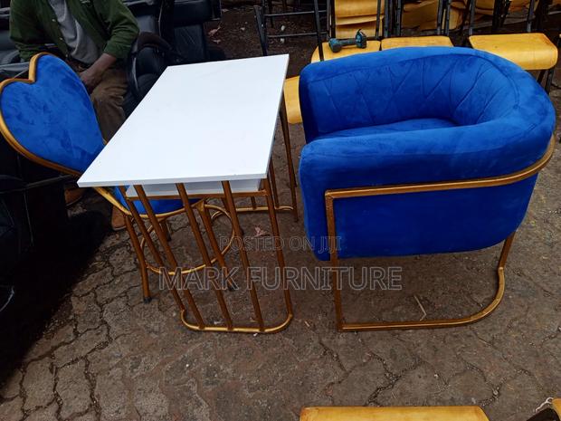 Manicure Table and Chairs - thumbnail 2