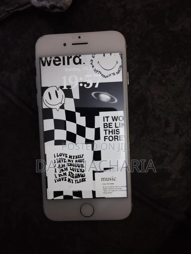 Apple iPhone 8 64 GB White - thumbnail 4