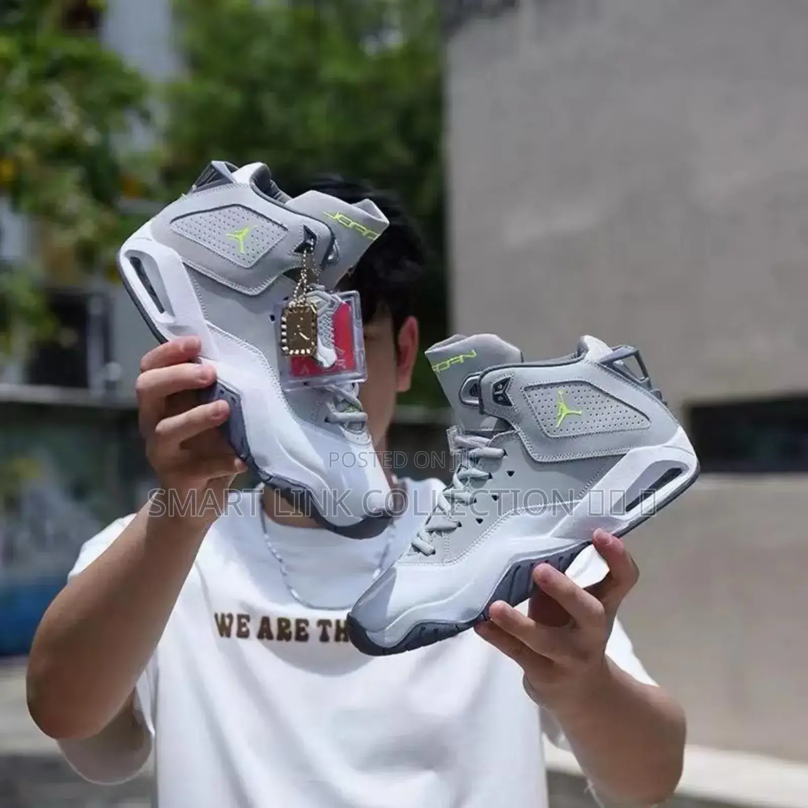 Air Jordan B Loyal