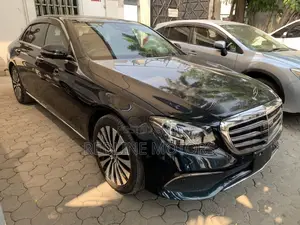Mercedes-Benz E400 2017 Green