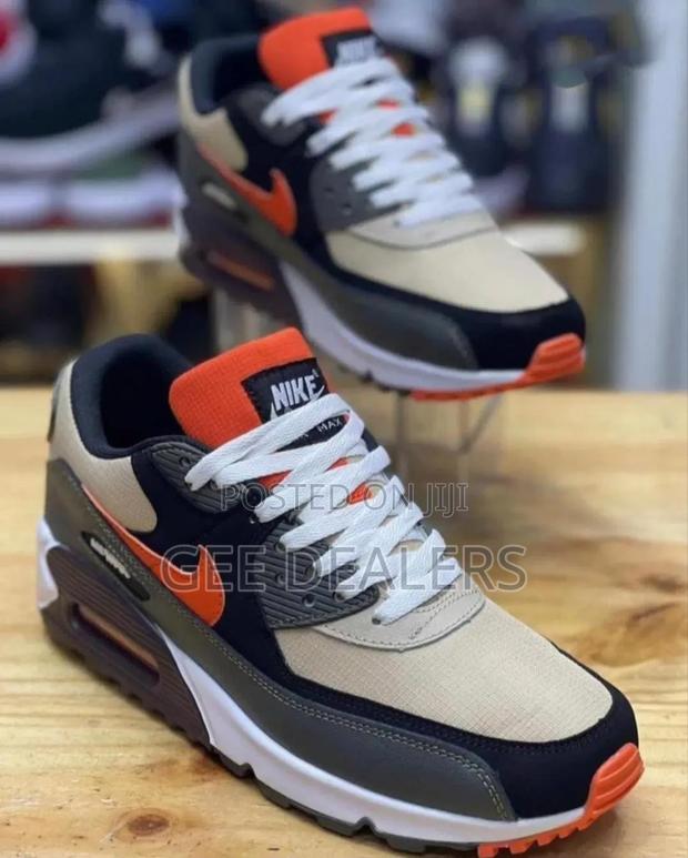Airmax Sneakers > Original Airmax 90 Sneakers - thumbnail 2
