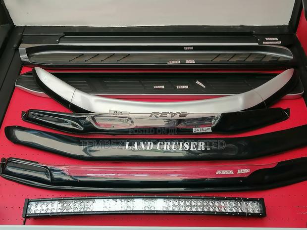 Bonnet Mate Toyota Landcruiser/Hilux Etc