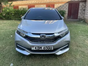 Honda Fit Shuttle 1.5 Hybrid 2WD 2017 Silver