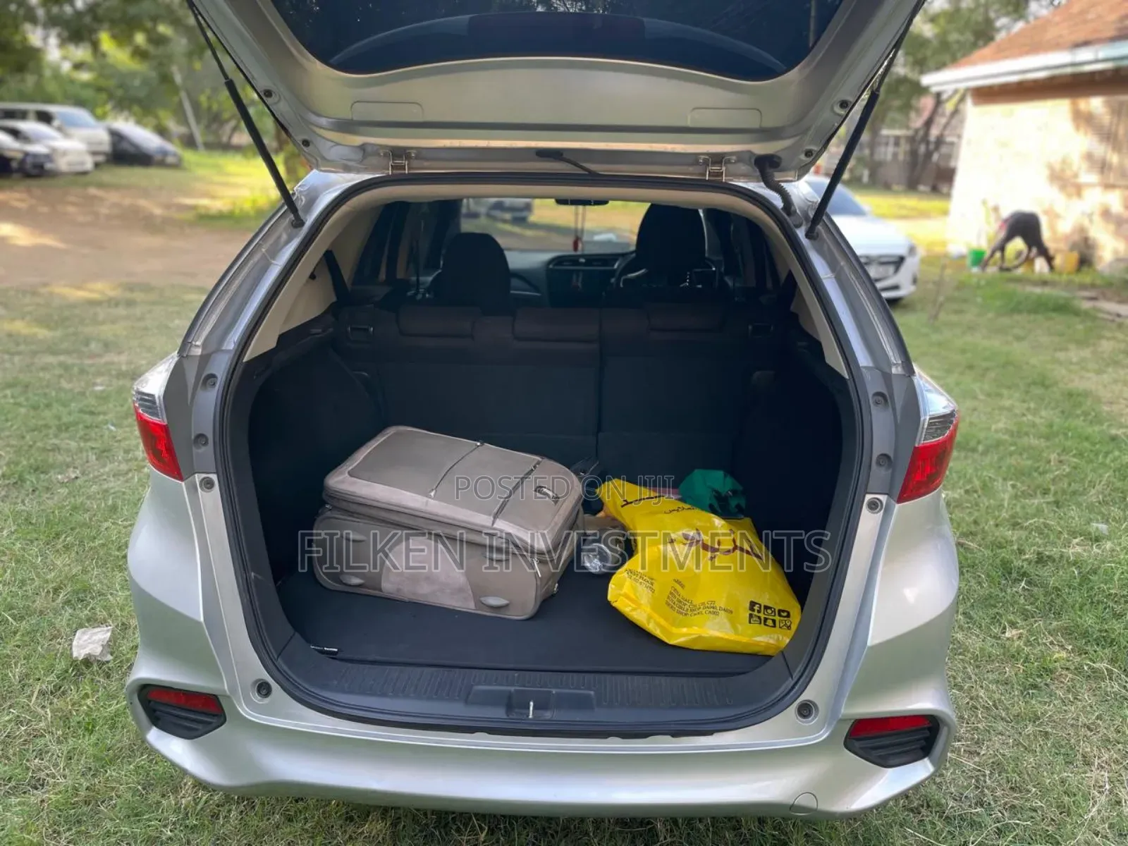 Honda Fit Shuttle 1.5 Hybrid 2WD 2017 Silver