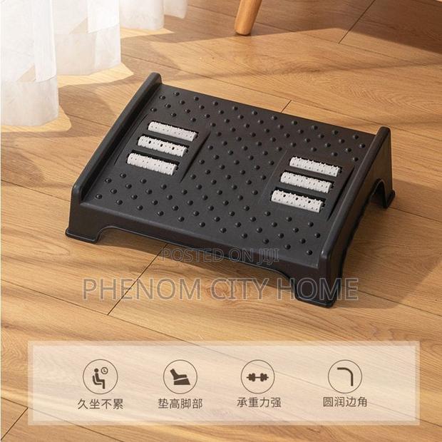 Ergonomic Nonskid Foot Rest