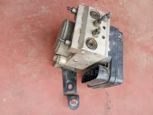 Toyota Vigo 4 Wd Abs Pump 6c