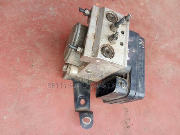 Toyota Vigo 4 Wd Abs Pump 6c - thumbnail 2