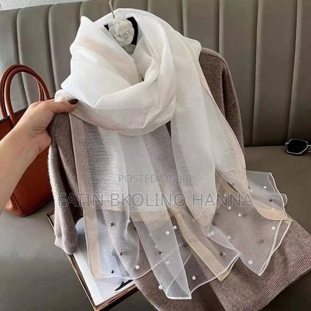 Cute Pearl Scarf