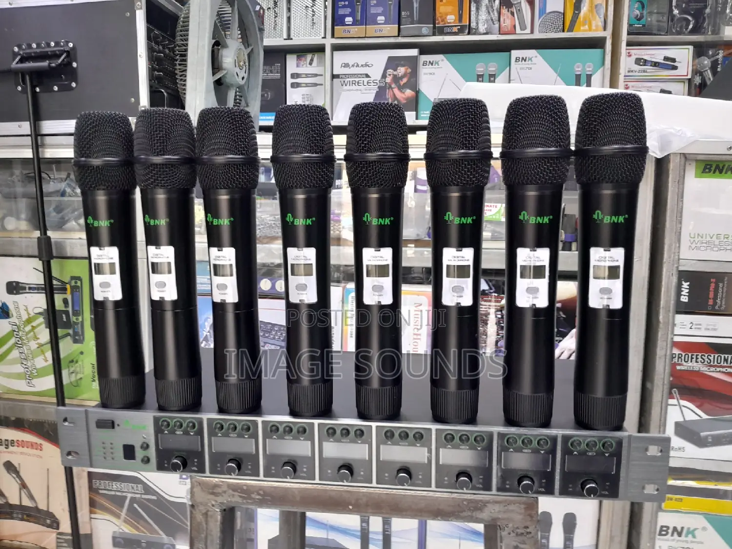 UHF Digital Wireless Mic 8pcs Microphone (Changeable Freq)