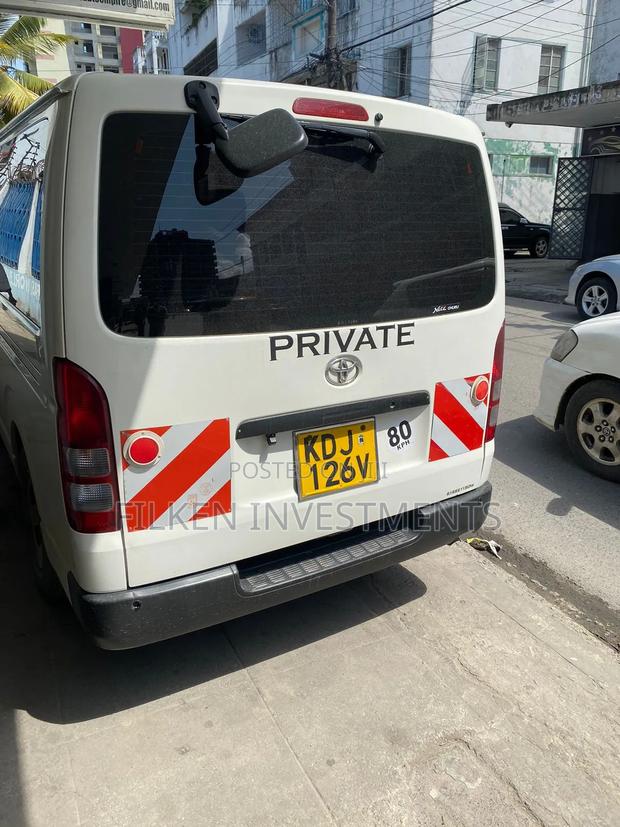 Toyota HiAce 2016 White - thumbnail 7