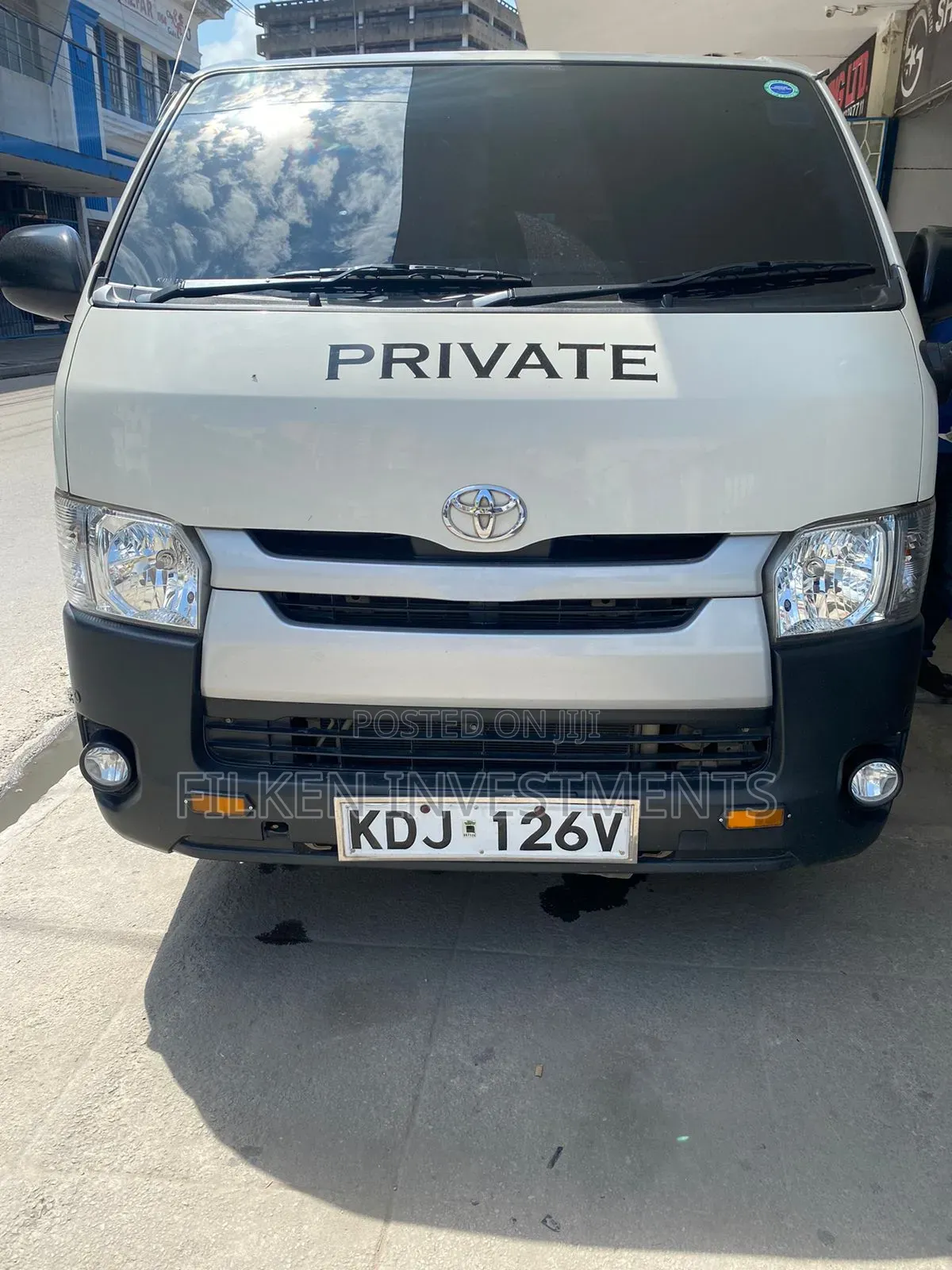 Toyota HiAce 2016 White