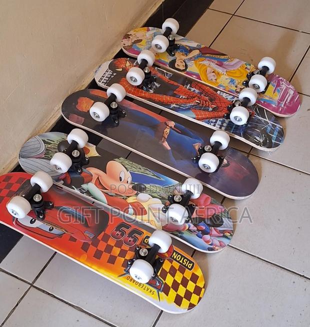 Cartoon Themed Kids Skateboards With Rubber Wheels
