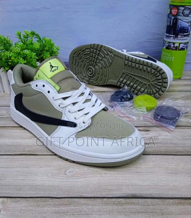 Jordan 1 Low Unisex Sneakers - main view