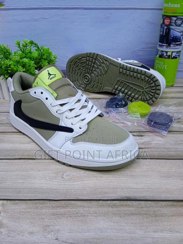 Jordan 1 Low Unisex Sneakers - thumbnail 2