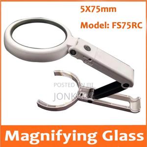 8× Desktop Magnifying Glass With 8 LED Lights - main view