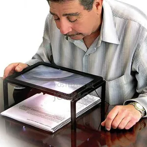 A4 Magnifying Glass With Stand