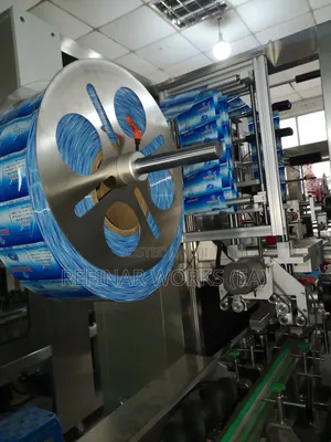 Automatic Bottle Shrink Labeling Machine
