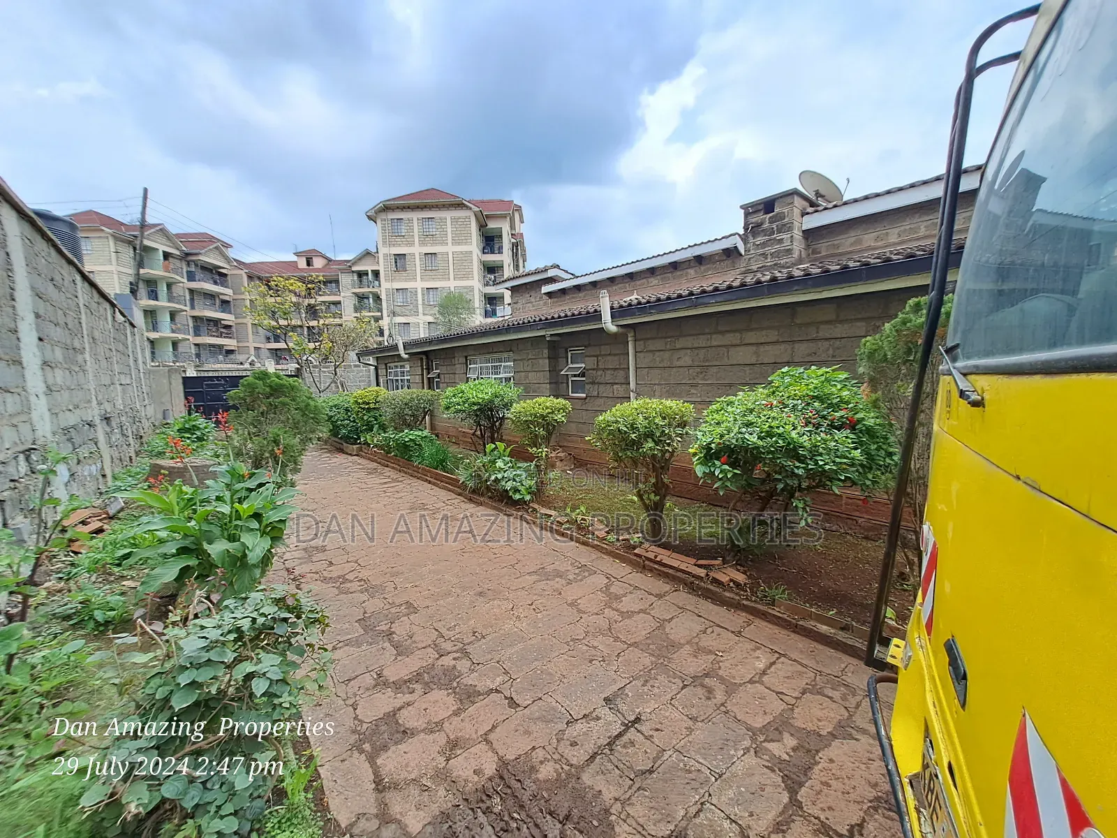 1/4 Acre Comercial for Sale in Rongai 100mts FRM the Tarmac