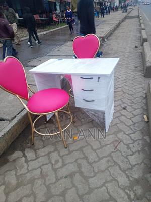 Manicure Table and 2 Chairs - main view