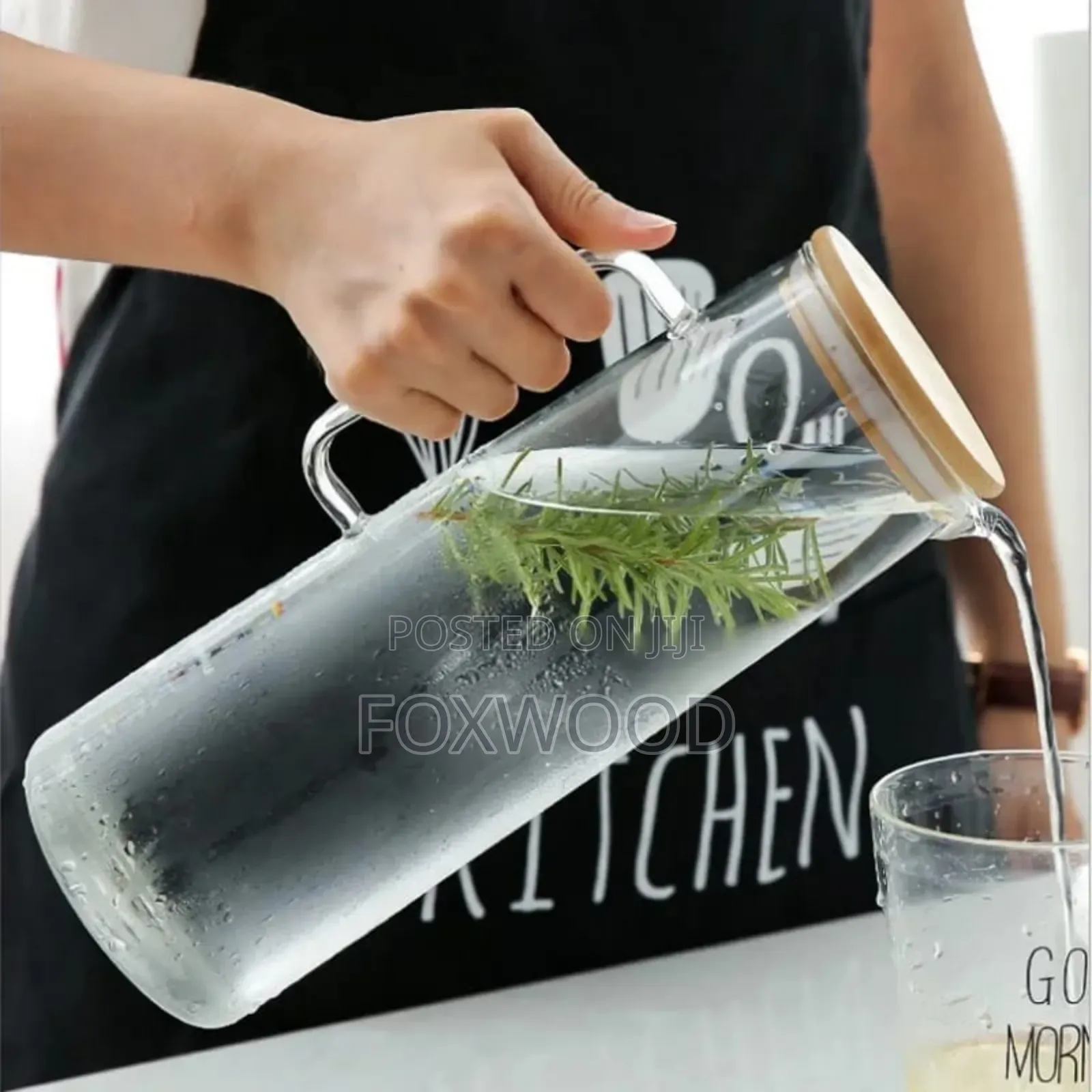 Heat Resistant Glass Jug With an Airtight Bamboo Lid