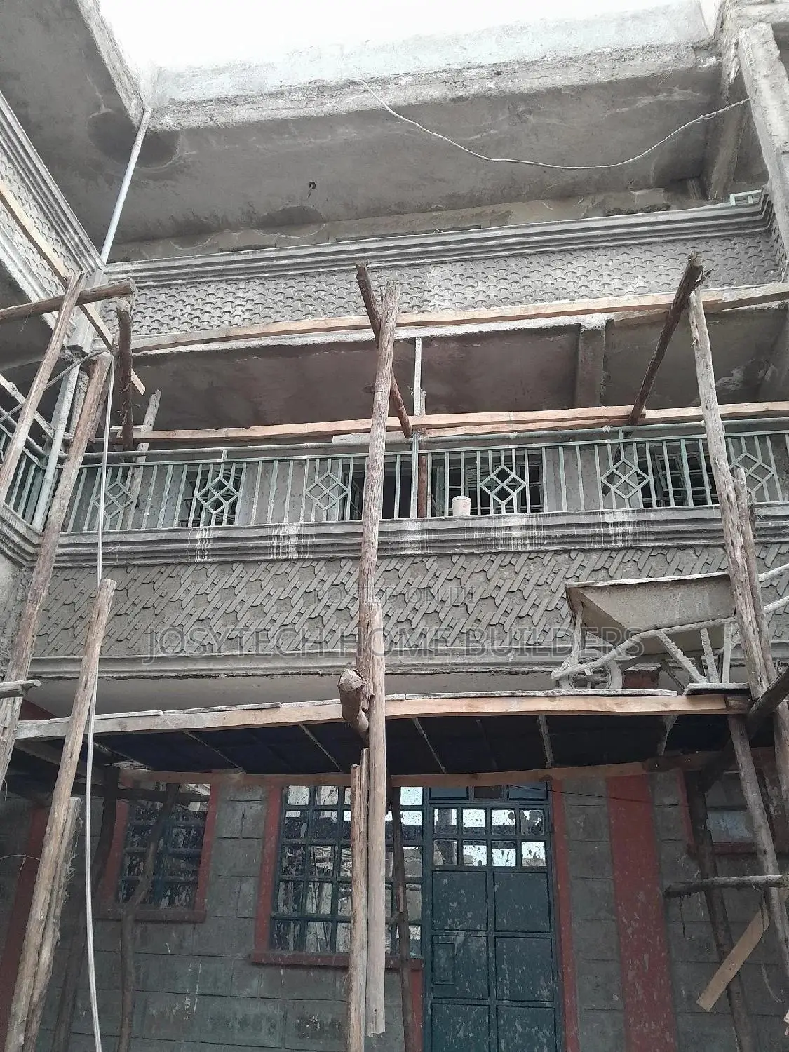 MOULDINGS FUNDI ( Great Job)