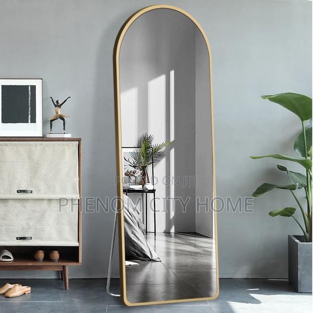 Standing Curved Decor/Dressing Mirror