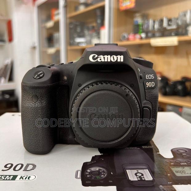 CANON EOS 90D DSLR With 18-135mm Lens - thumbnail 4