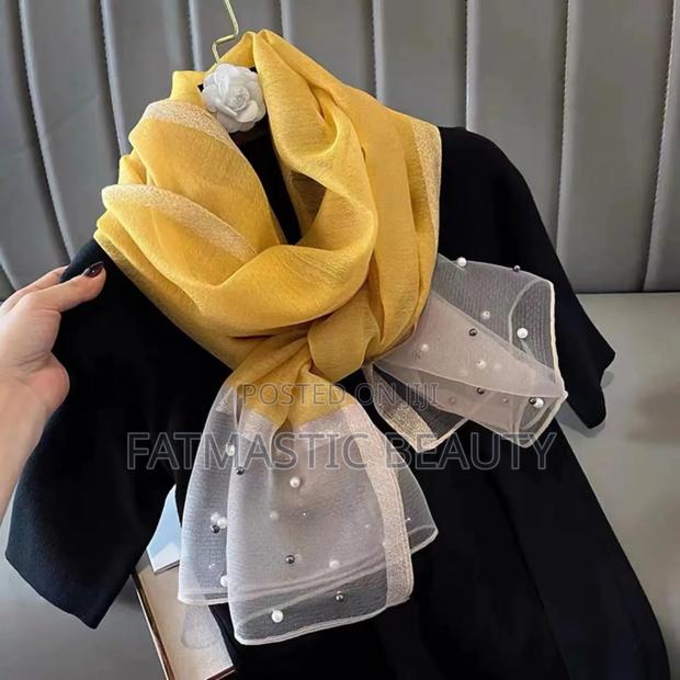 Cute Scarf With Pearl - thumbnail 2