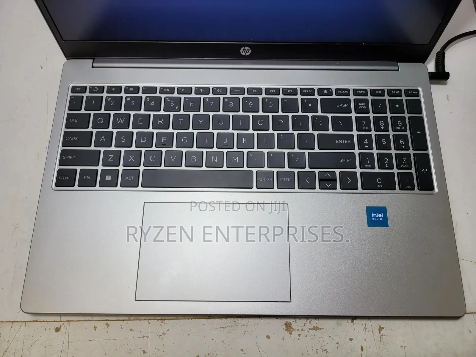 New Laptop HP 240 8GB Intel Core I7 SSD 512GB