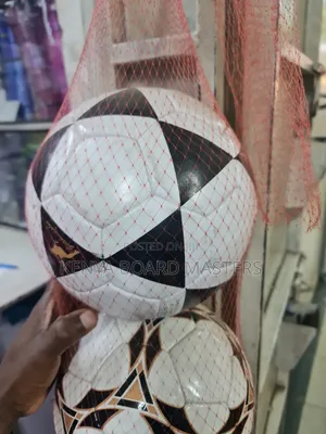01 Football or Soccer Balls