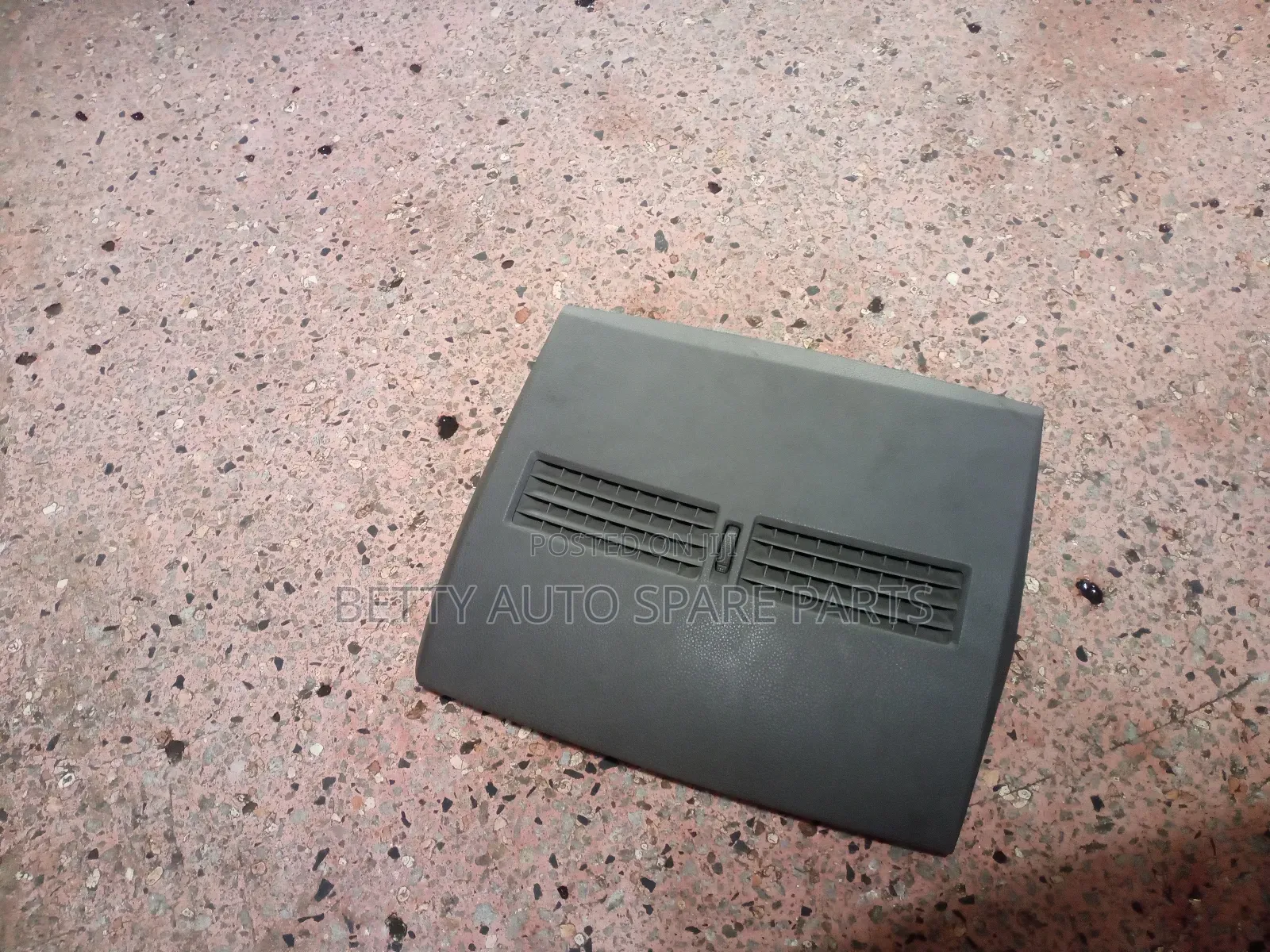 Nissan Tiida Das Board Cover