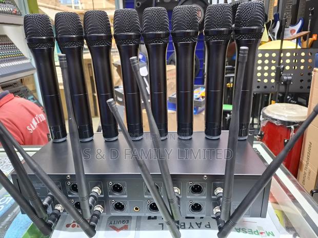 Shure AM-801 Eight in One Wireless Microphone - thumbnail 4