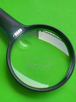 4 LED Illuminated Magnifying Glass