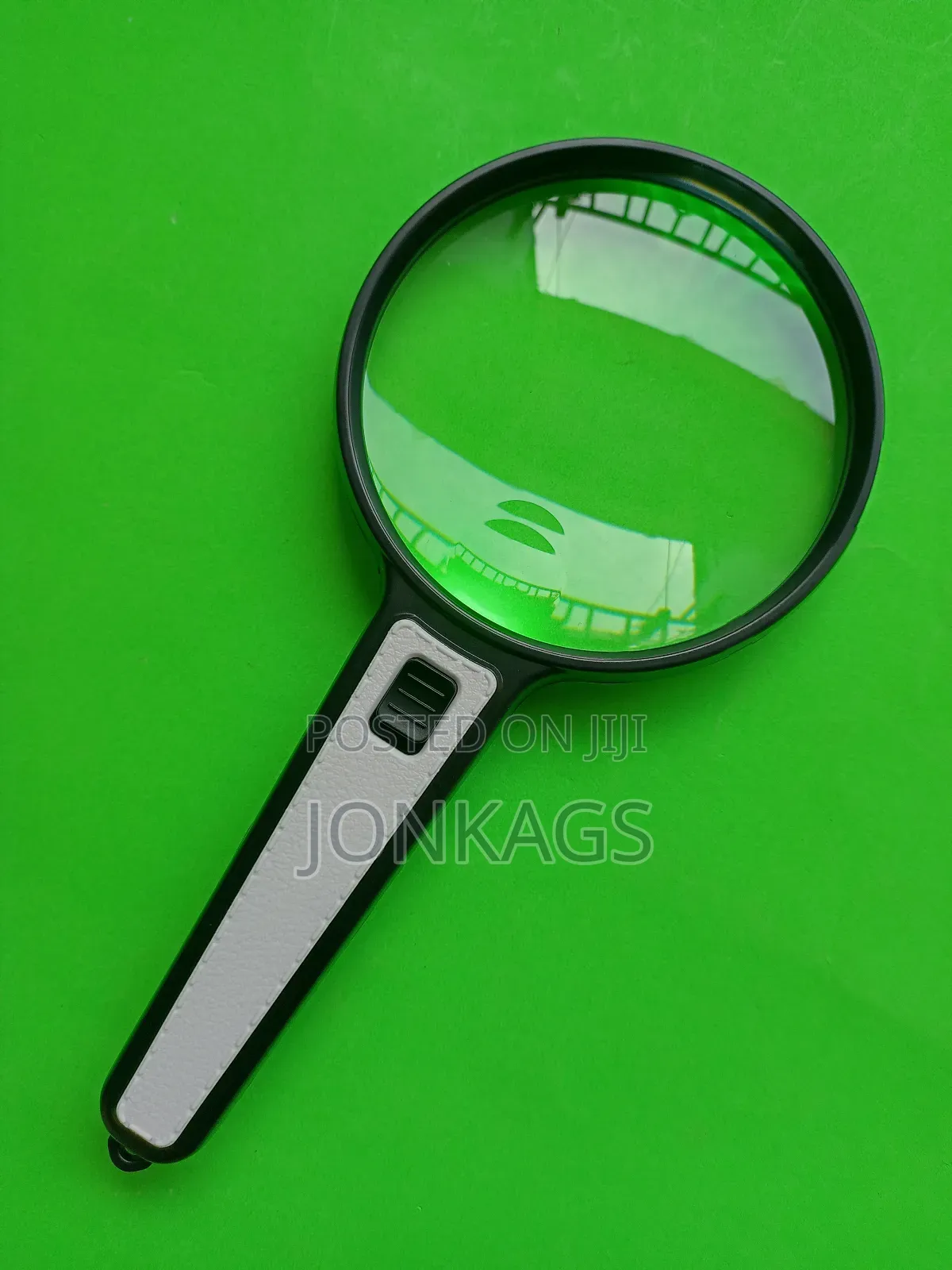 4 LED Illuminated Magnifying Glass