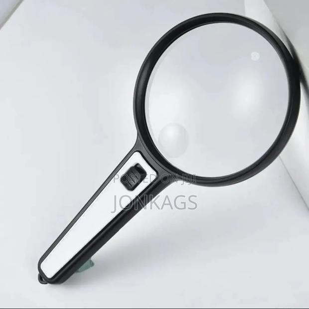 4 LED Illuminated Magnifying Glass - thumbnail 9