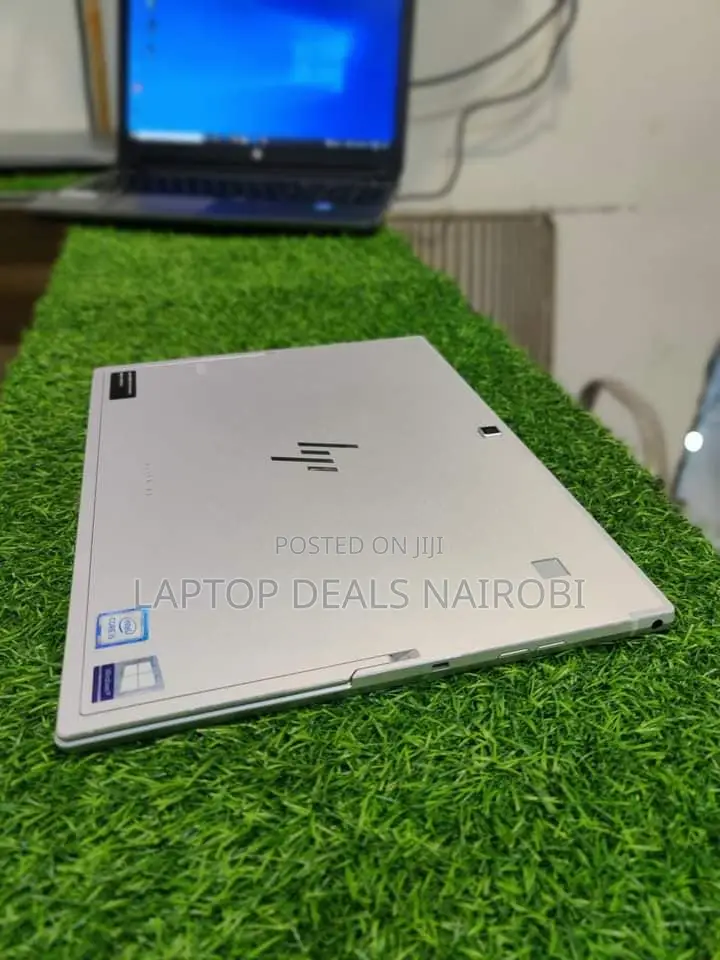 New Laptop HP Elite X2 1012 8GB Intel Core M HDD+SSD 256GB