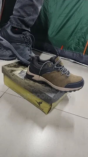 Verhunt Hiking Shoes (Waterproof)