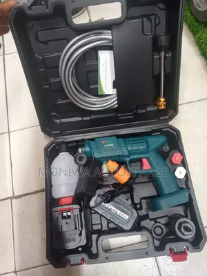 Portable Spray Wash/Gun With Two Batteries