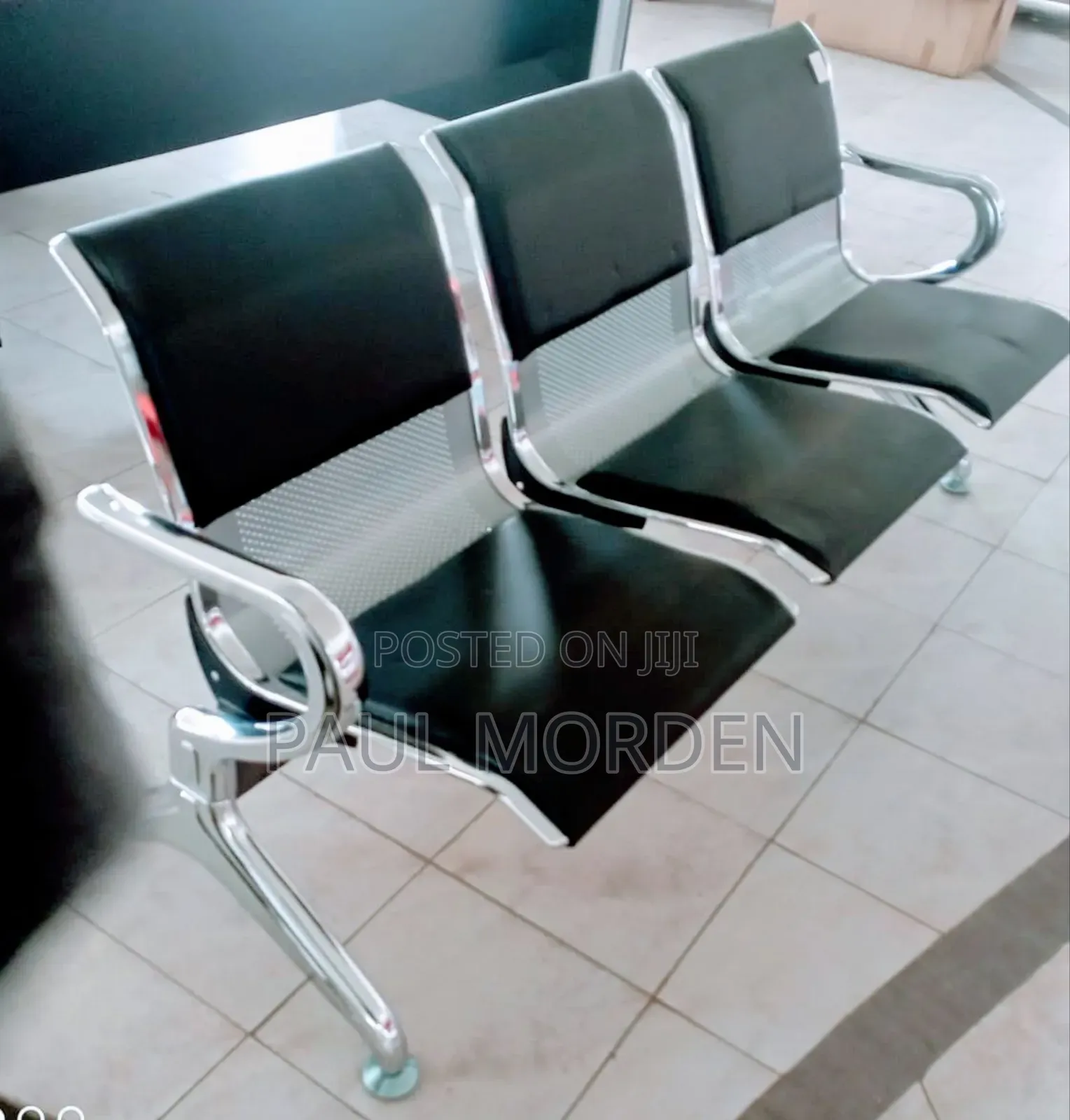 Visitors Chair Offers Chair