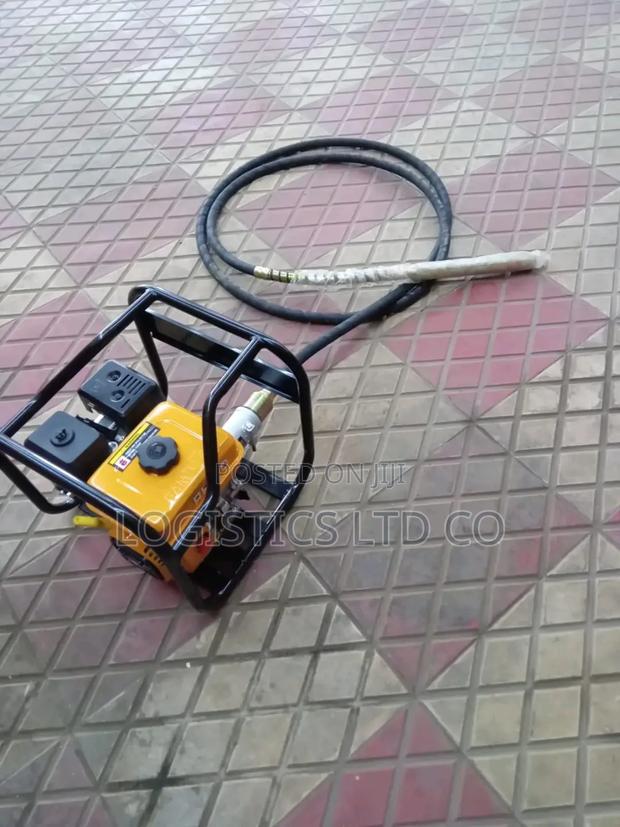 7.5hp Rhino Vibrator With Poker