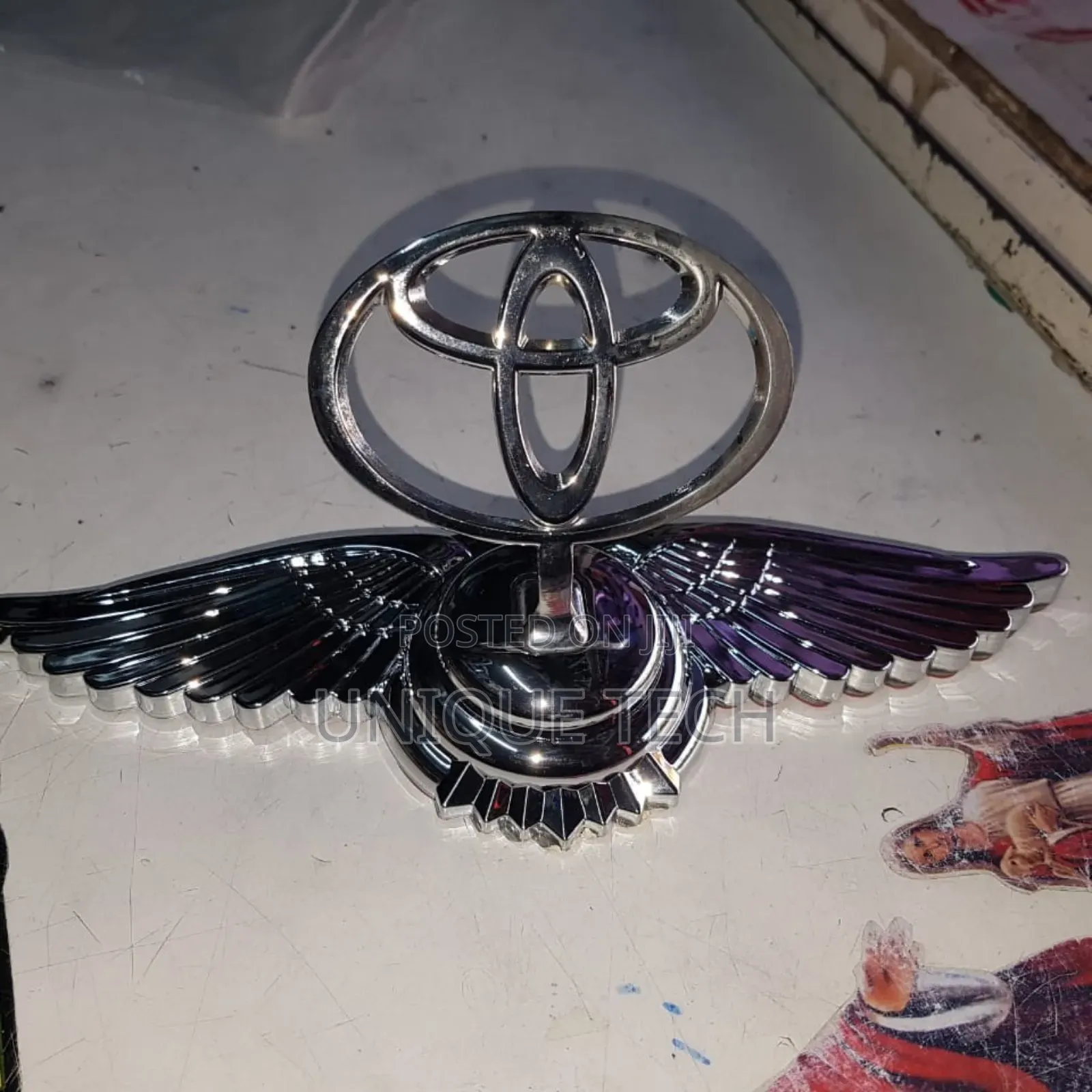 Toyota Bonnet Emblem