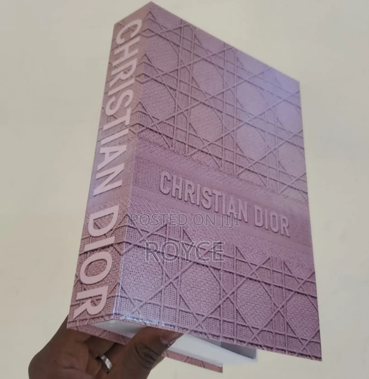 Hard Gloss Opening Decor Book