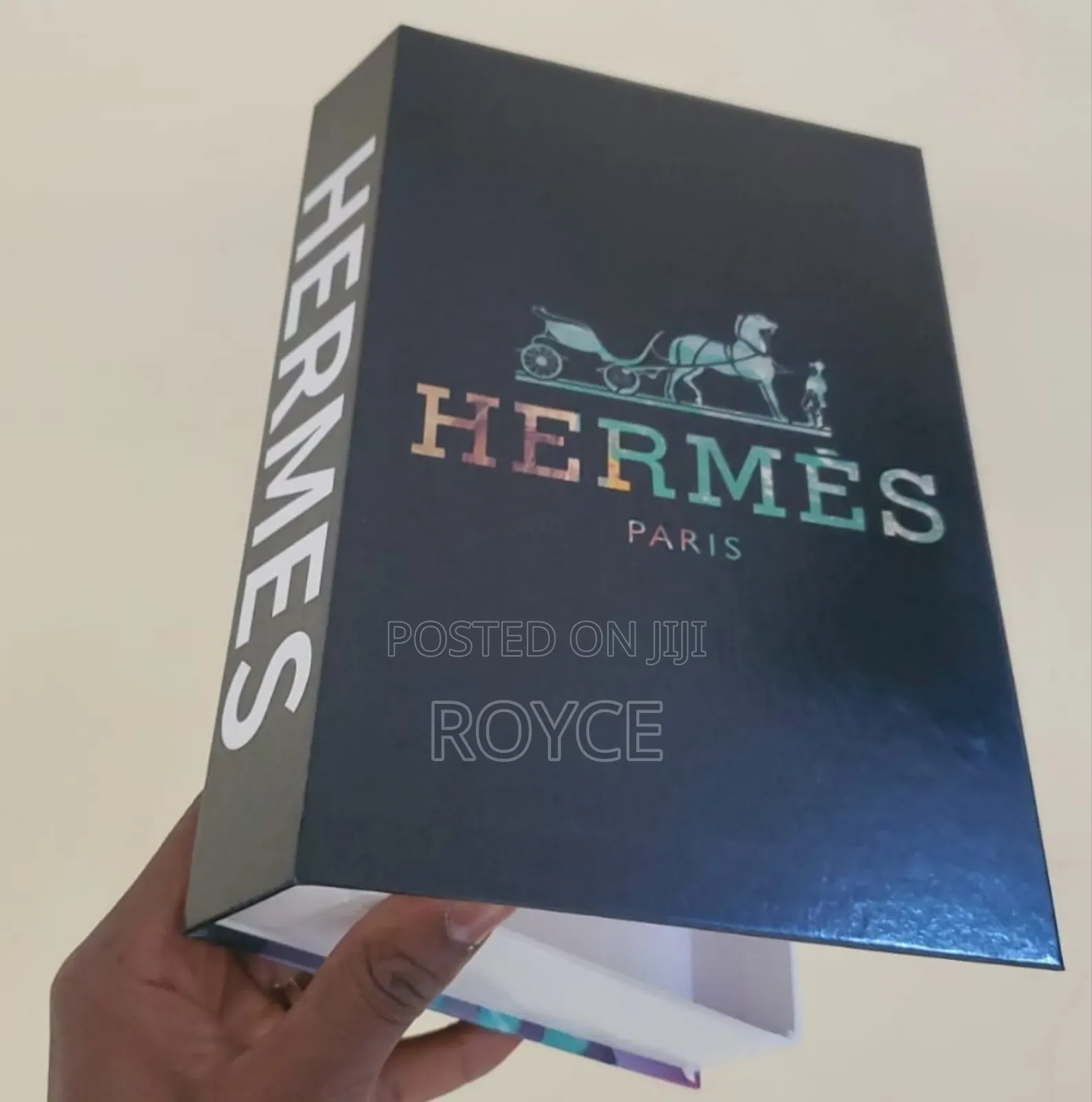 Hard Gloss Opening Decor Book