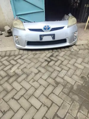 Toyota Prius Hybrid ZVW30 Nose Cut