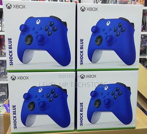 Xbox Series X|S Shock Blue Wireless Controller - Brand New - thumbnail 2